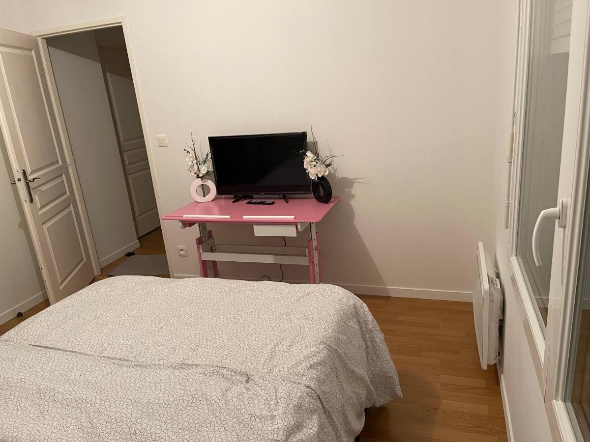 Lovely Bedroom Loft With Free Parking On Premise Boissy-Saint-Léger Kültér fotó