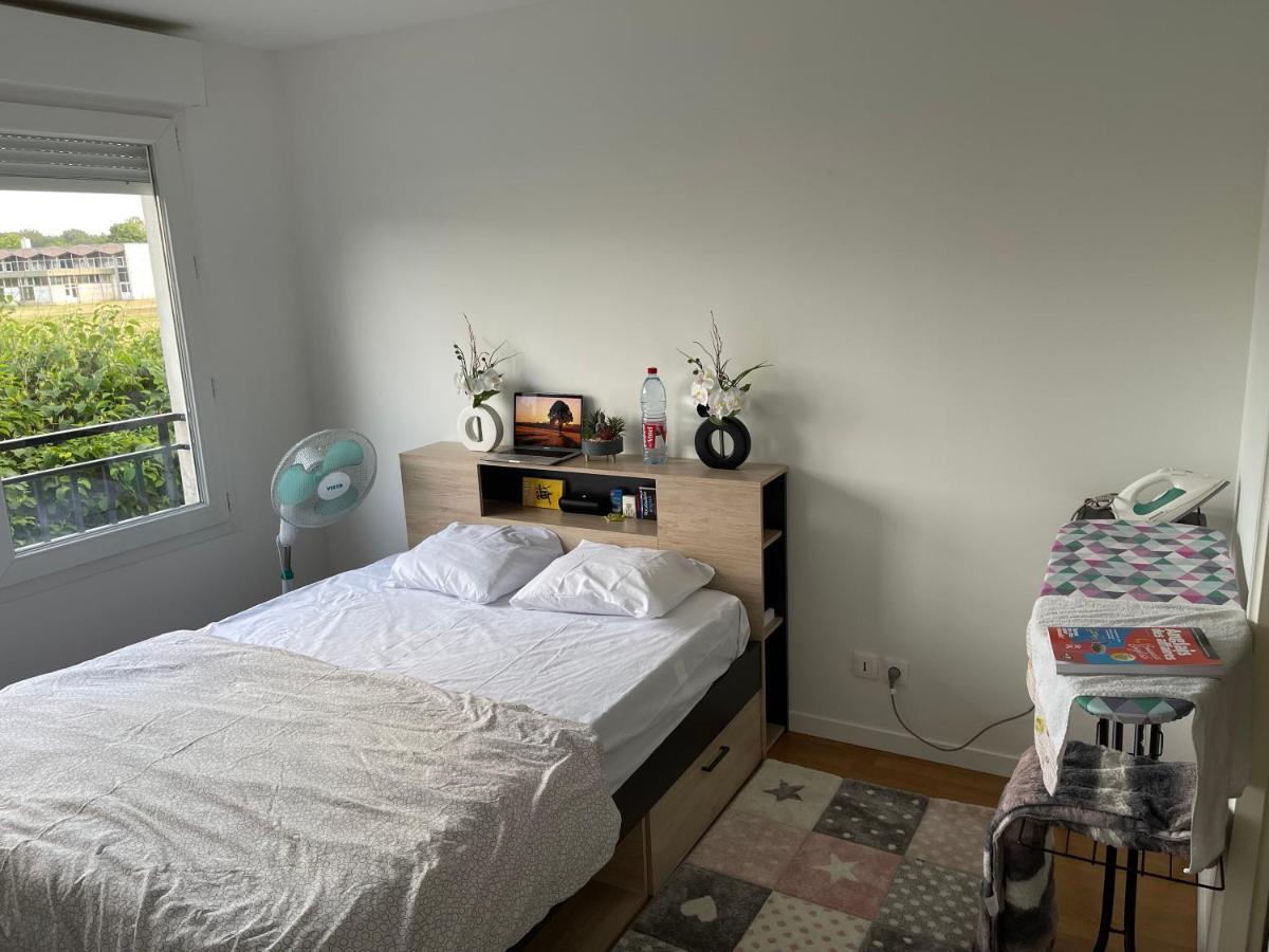 Lovely Bedroom Loft With Free Parking On Premise Boissy-Saint-Léger Kültér fotó
